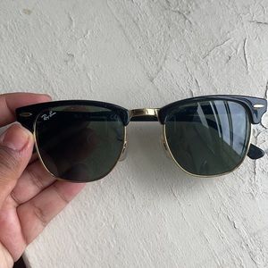 BARELY WORN - RAY BANS - No scratches - Gold